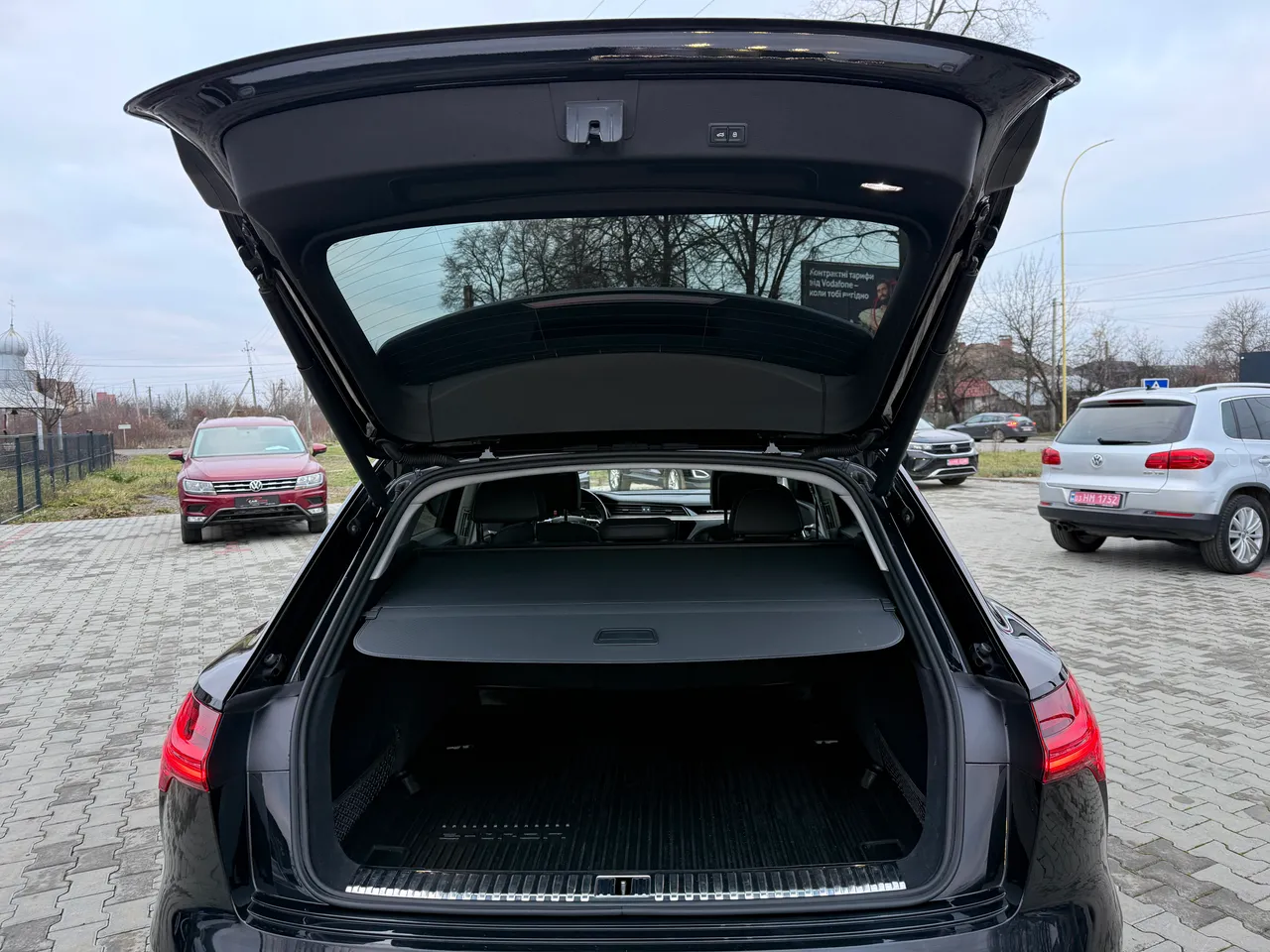 Audi e-tron - фото 31