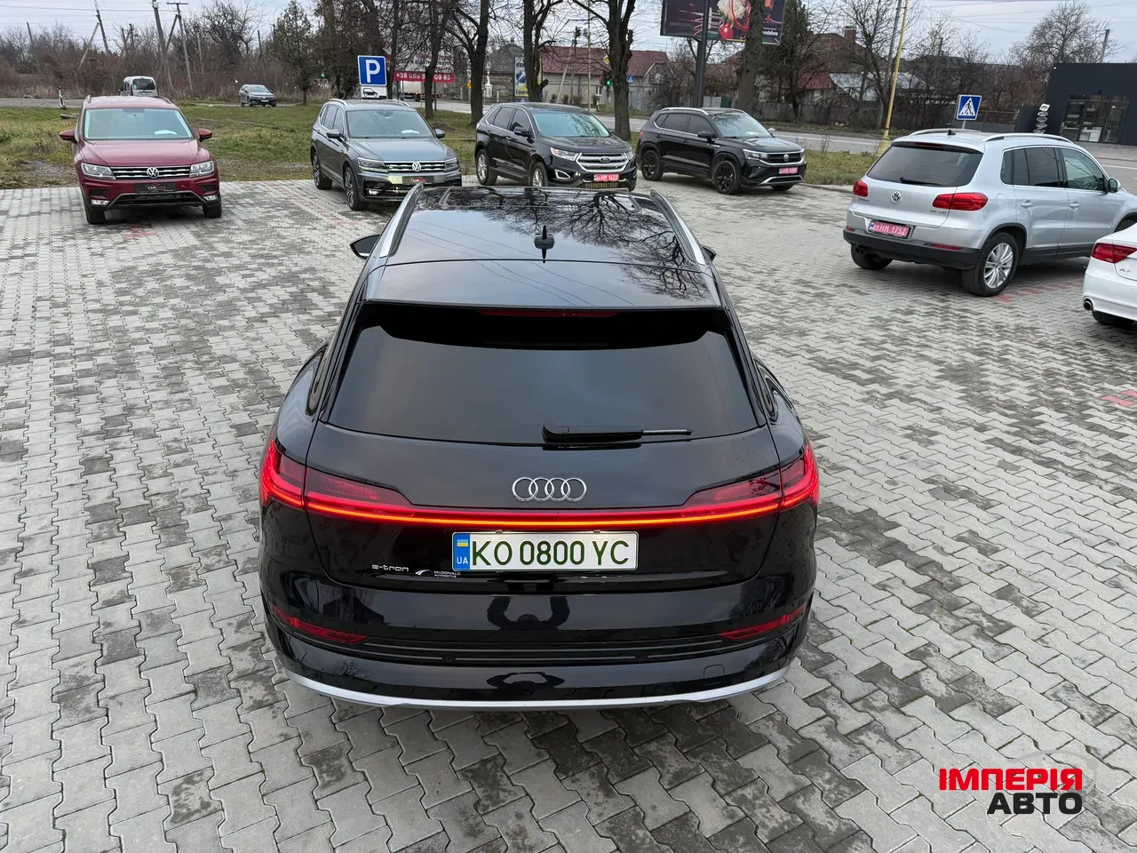 Audi e-tron - фото 12