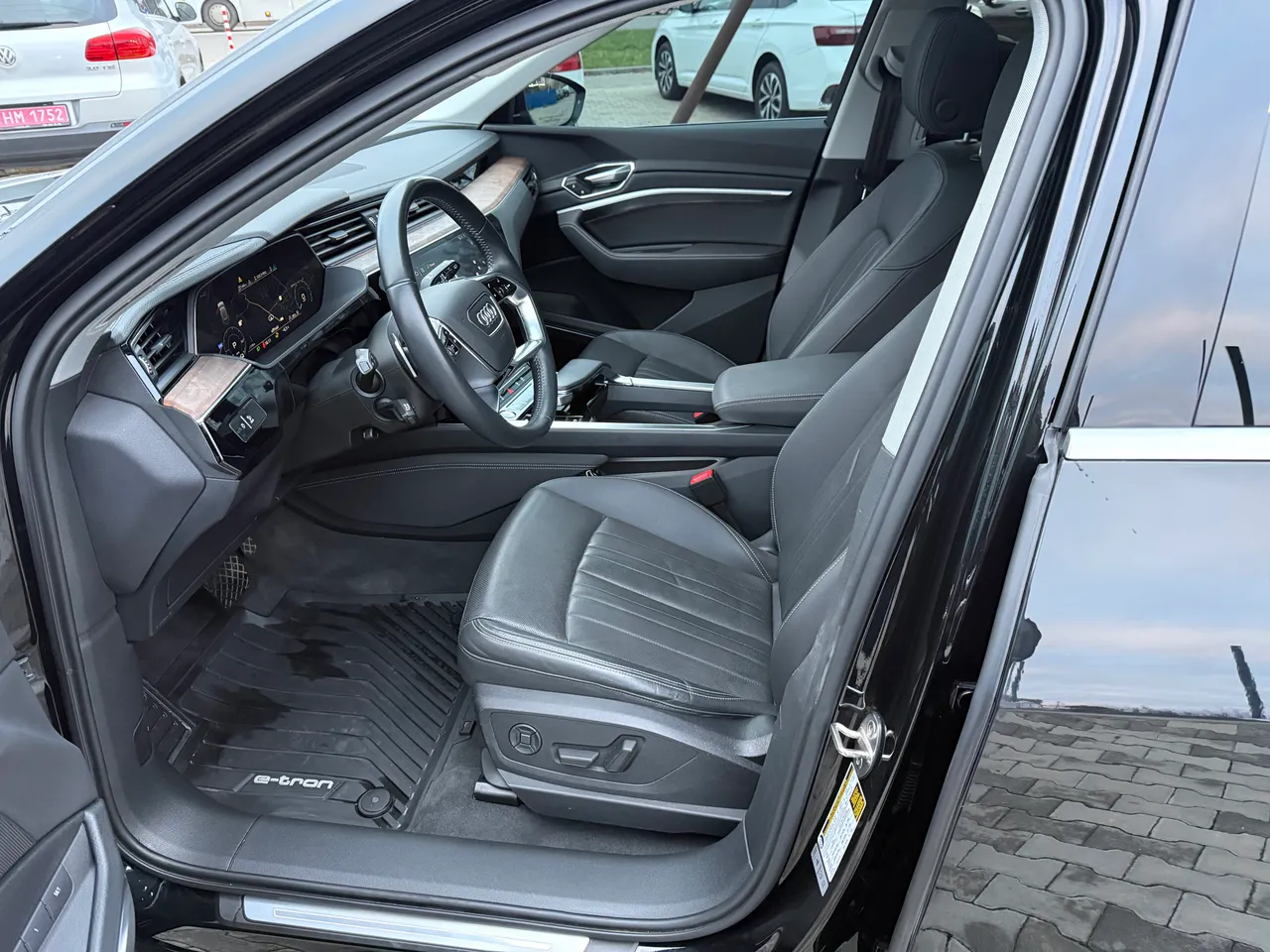 Audi e-tron - фото 24