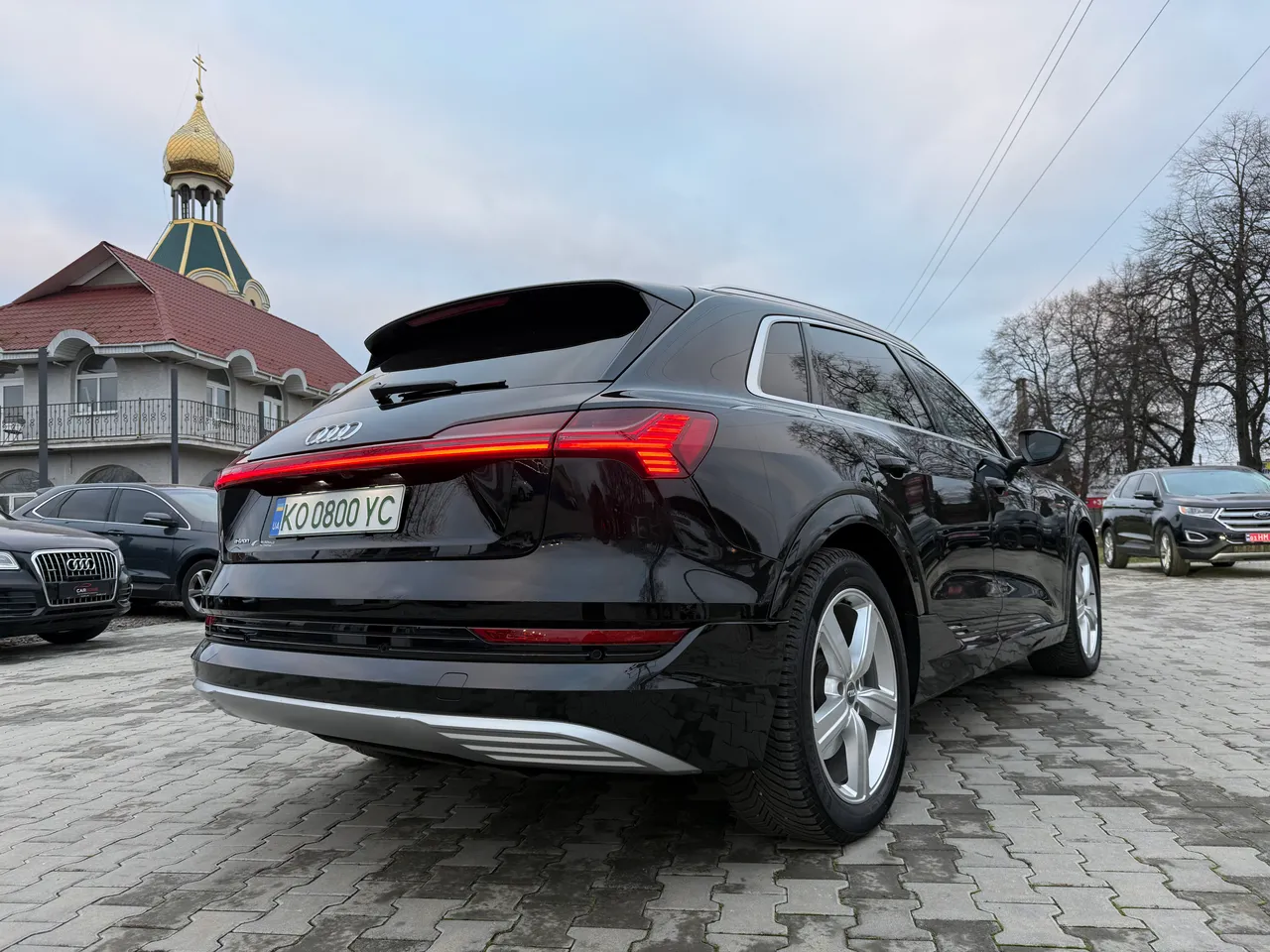 Audi e-tron - фото 14