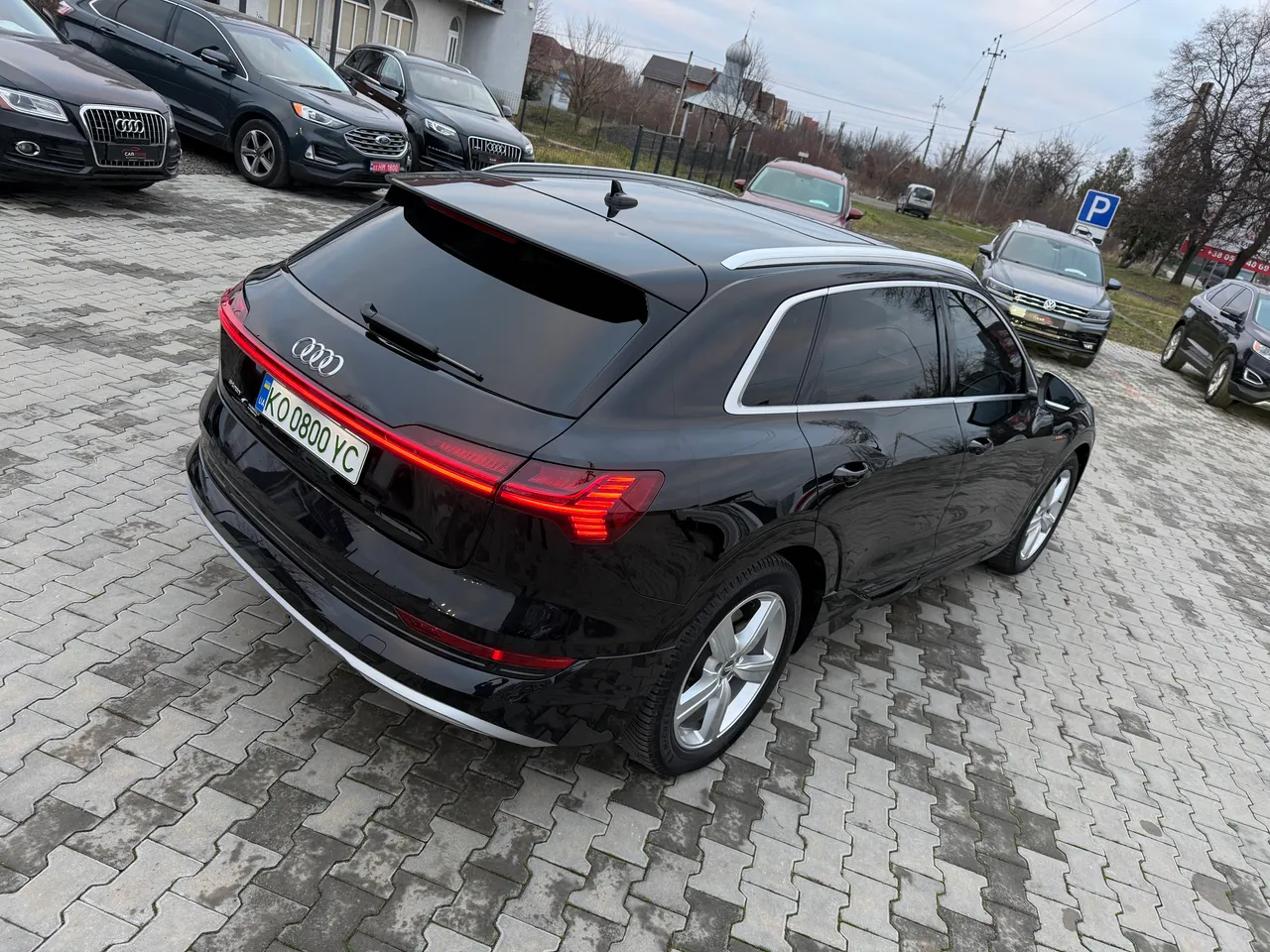 Audi e-tron - фото 15