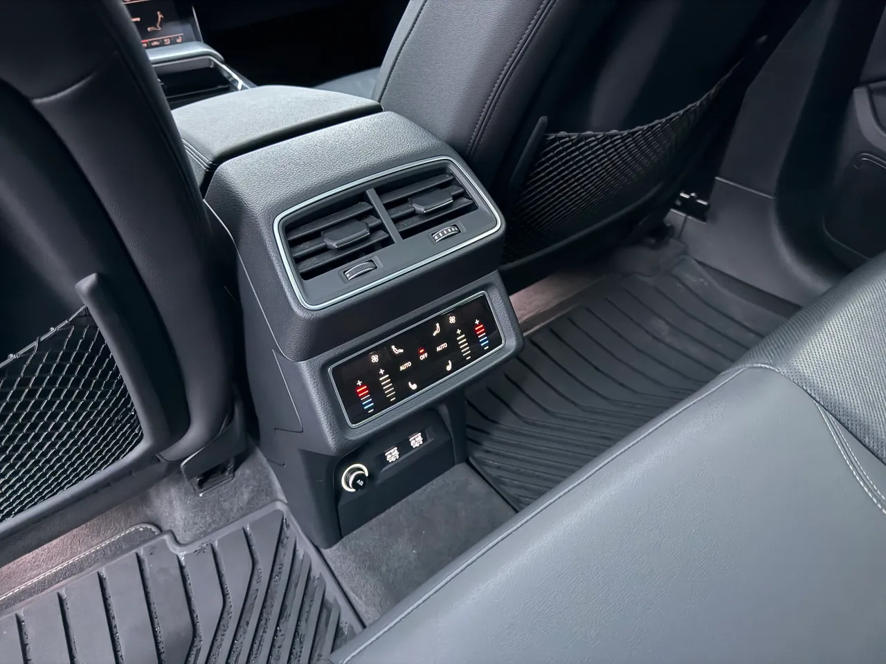 Audi e-tron - фото 27