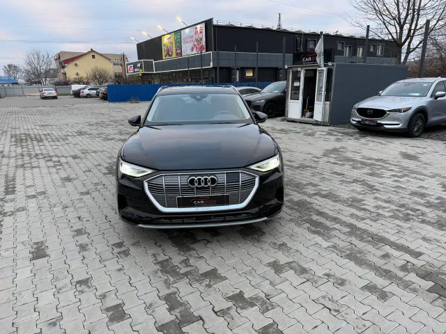 Audi e-tron - фото 3