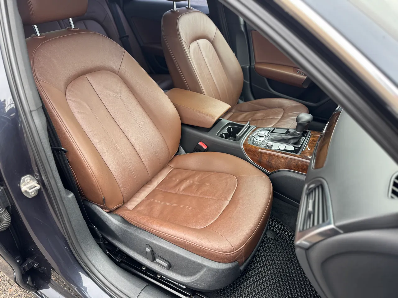 Audi A6 - фото 10