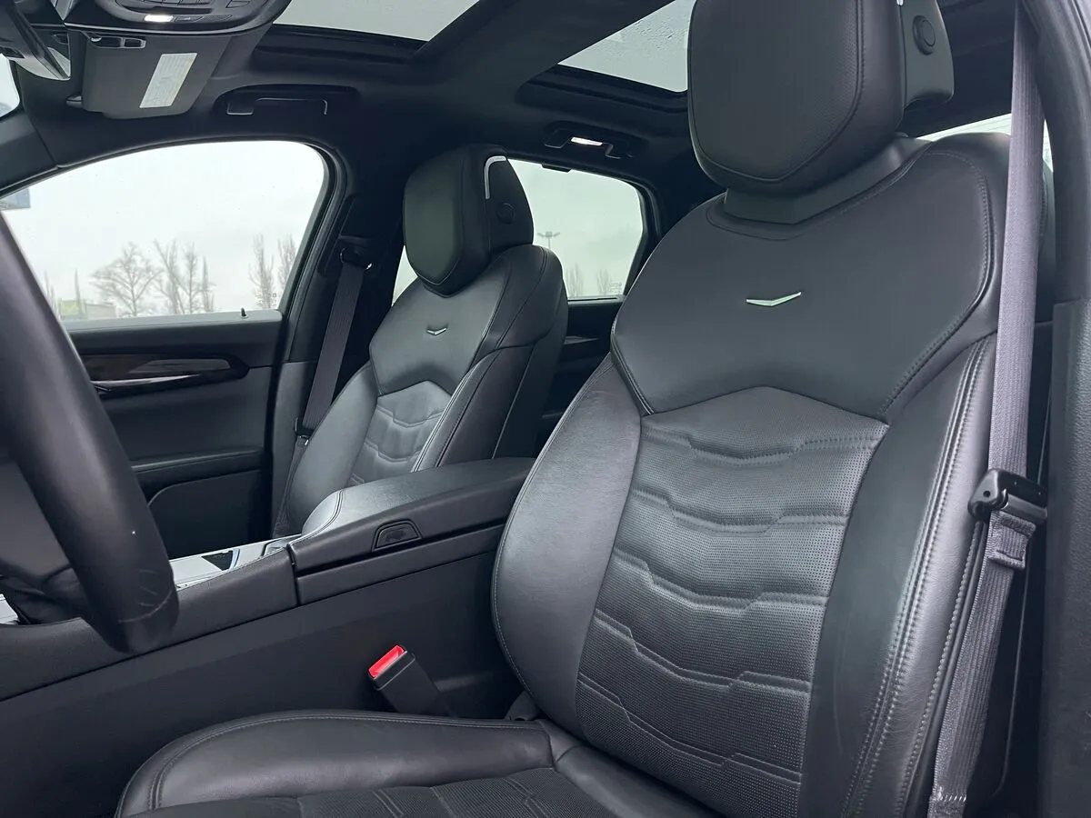 Cadillac CT6 - фото 35