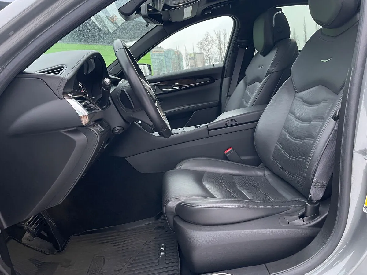 Cadillac CT6 - фото 33