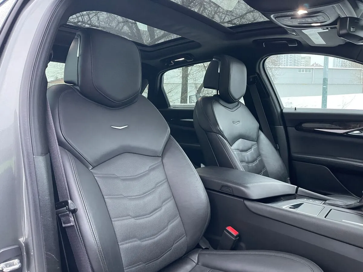 Cadillac CT6 - фото 39