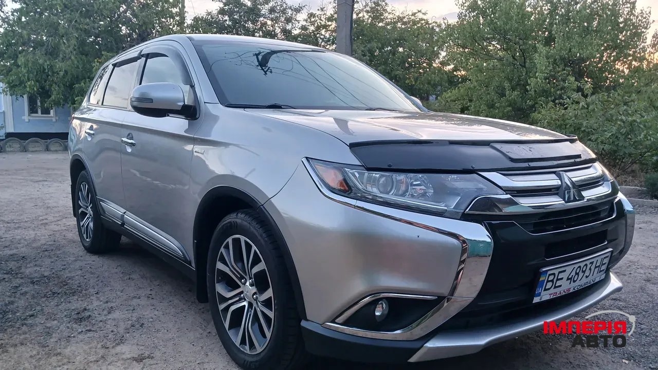 Mitsubishi Outlander - фото 2
