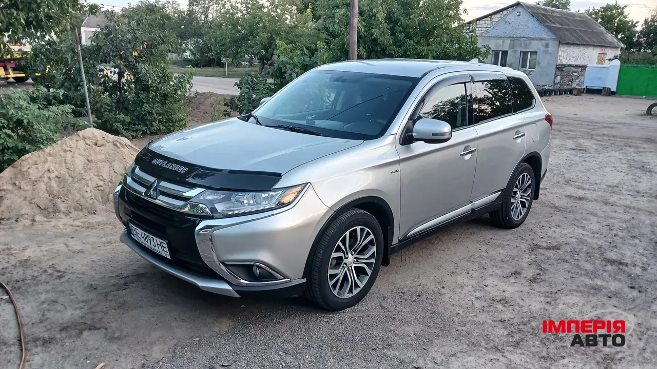 Mitsubishi Outlander - фото 4