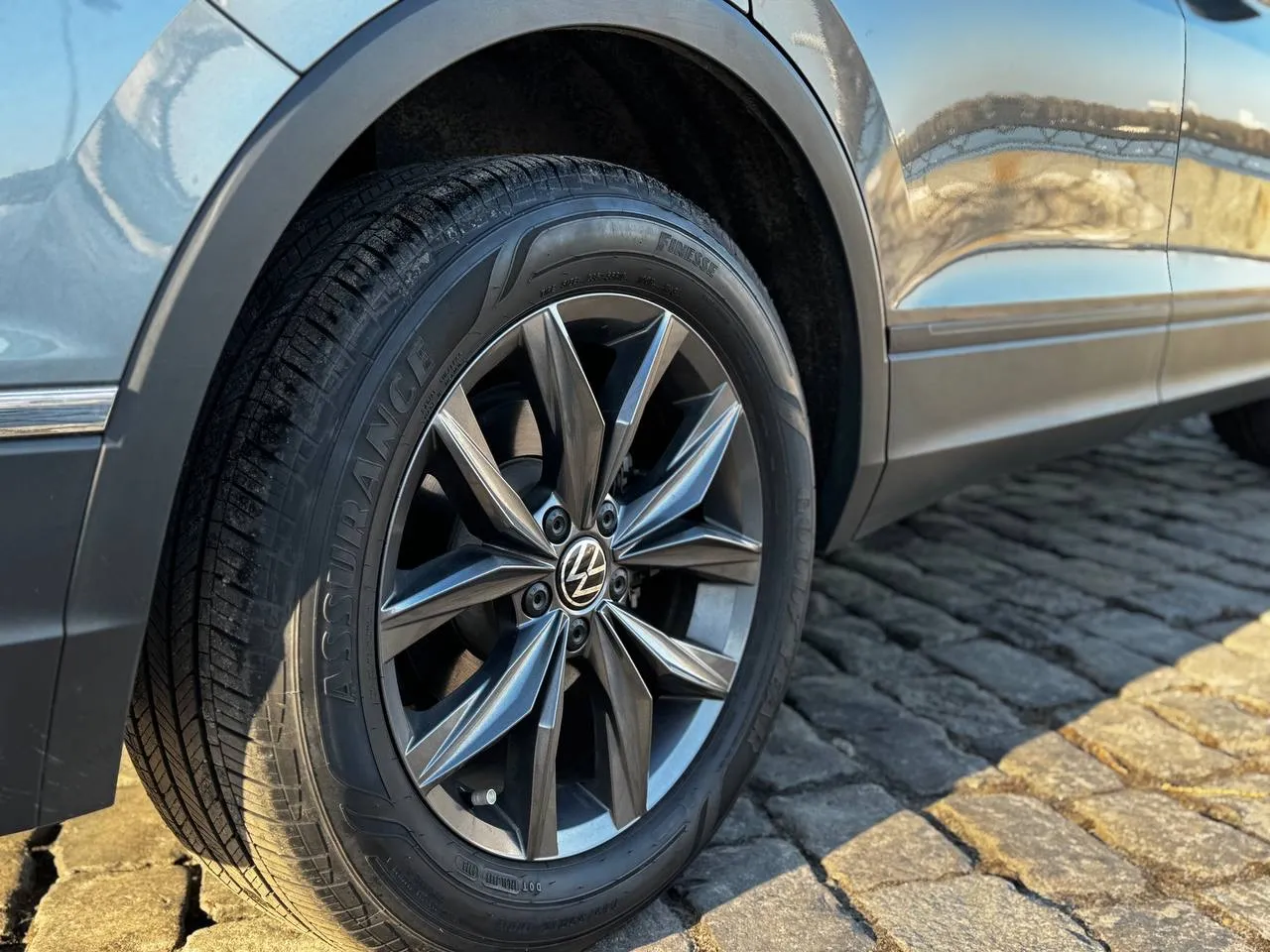 Volkswagen Tiguan - фото 16