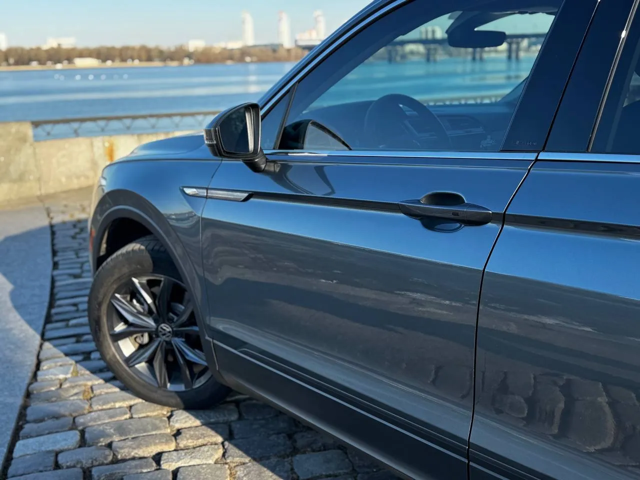 Volkswagen Tiguan - фото 11