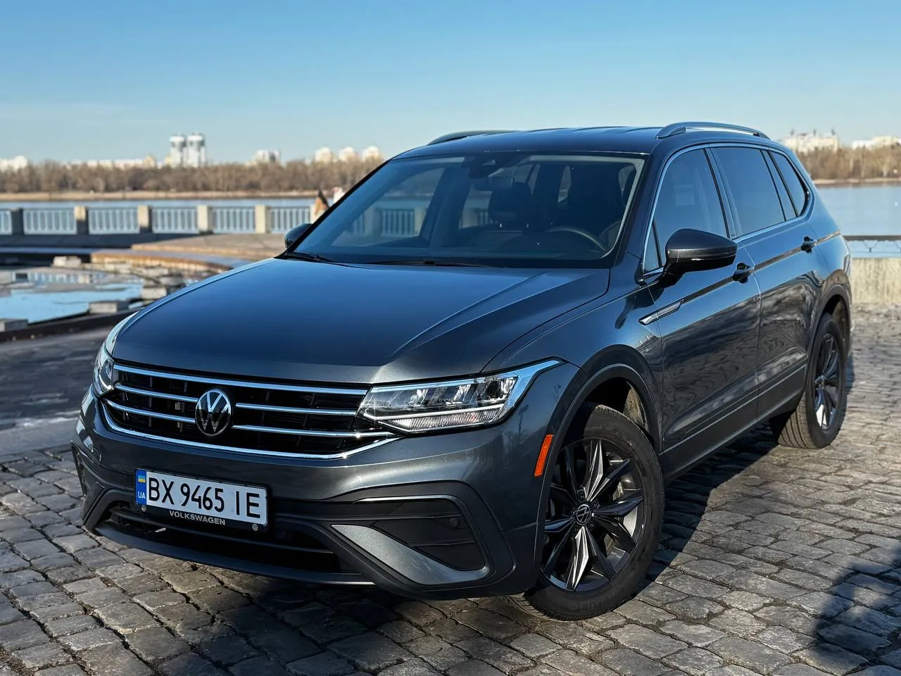 Volkswagen Tiguan - фото 6
