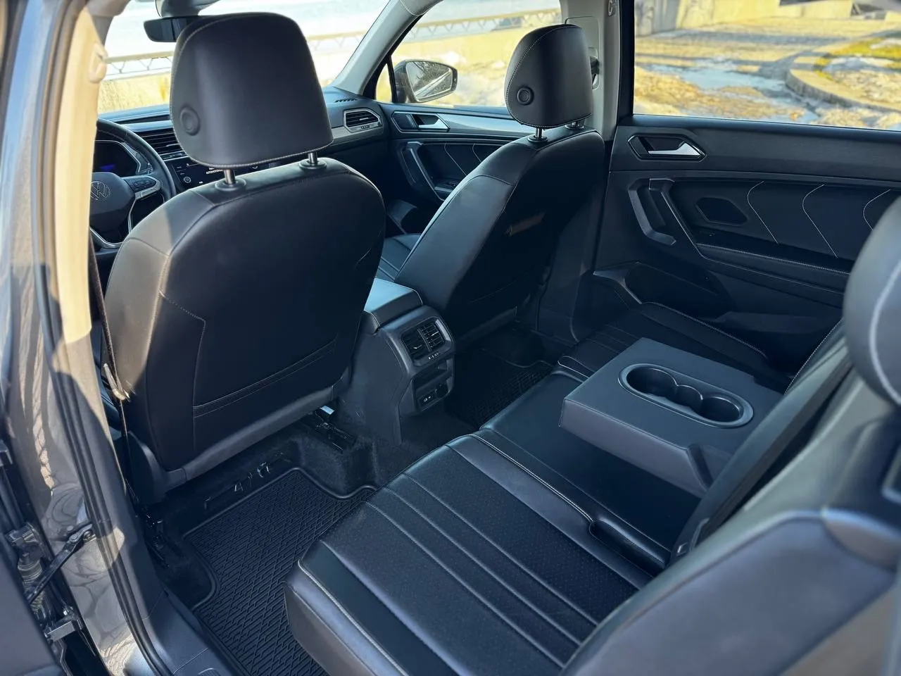 Volkswagen Tiguan - фото 35