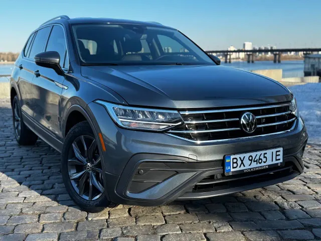 Volkswagen Tiguan - фото 5