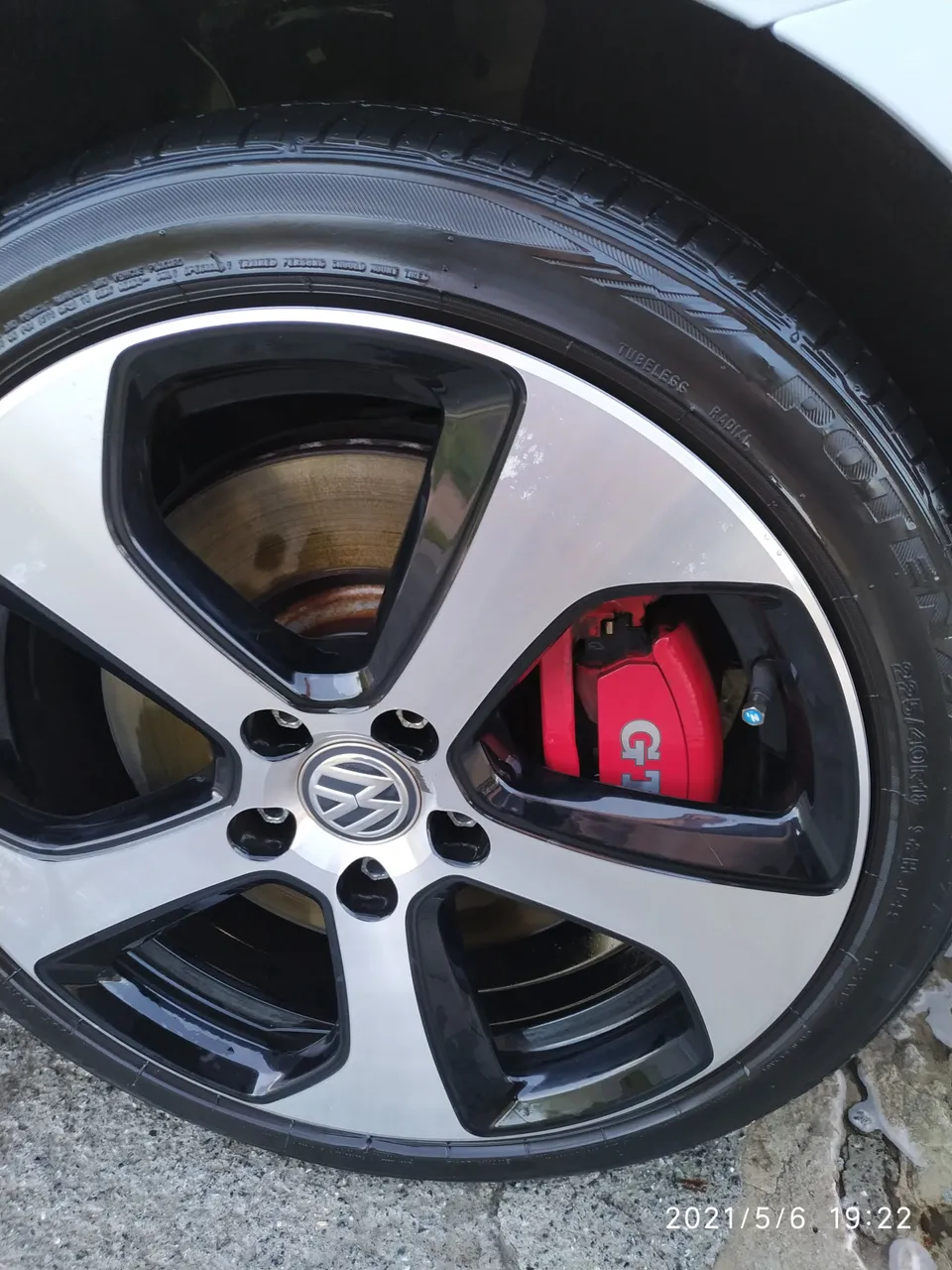 Volkswagen Golf GTI - фото 14