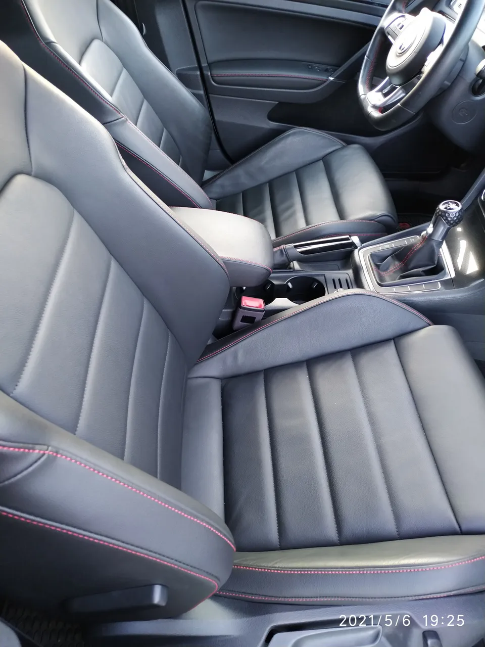 Volkswagen Golf GTI - фото 5