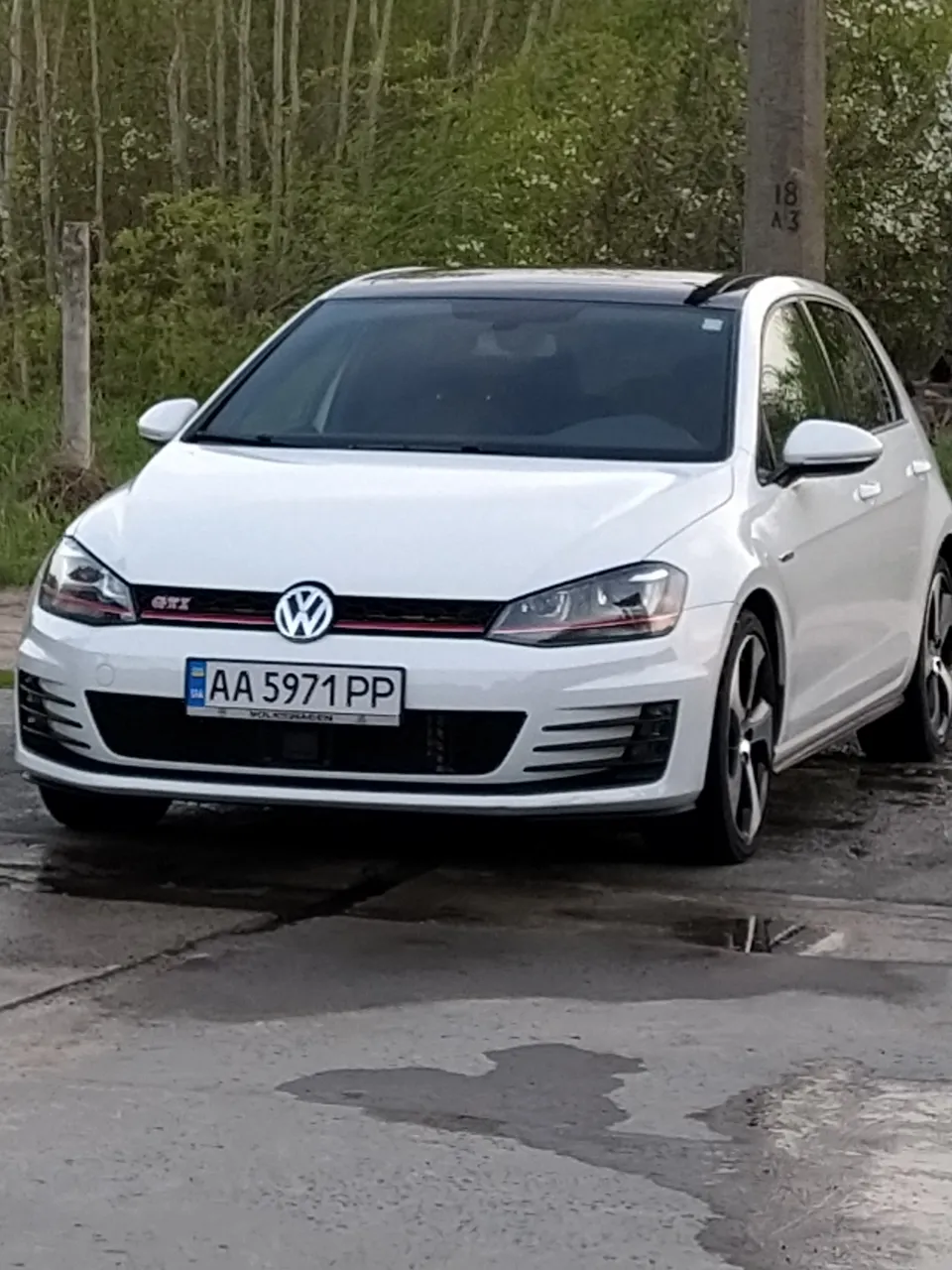 Volkswagen Golf GTI - фото 1