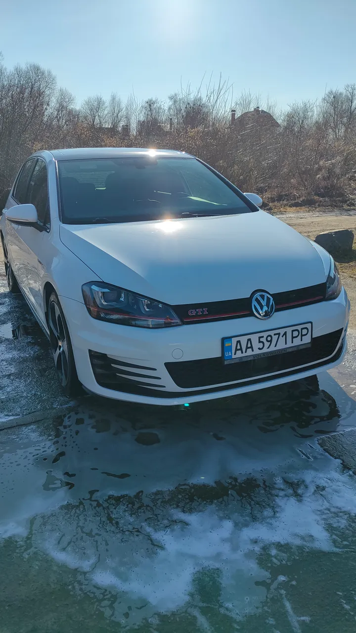 Volkswagen Golf GTI - фото 15