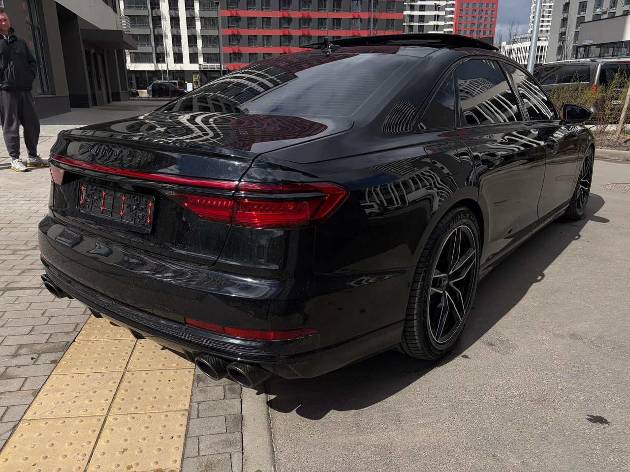 Audi A8 - фото 18