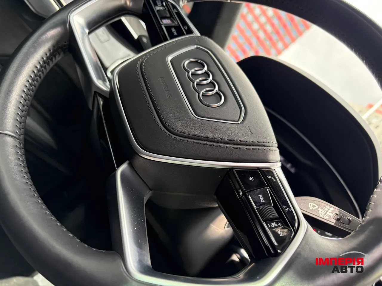 Audi A8 - фото 11