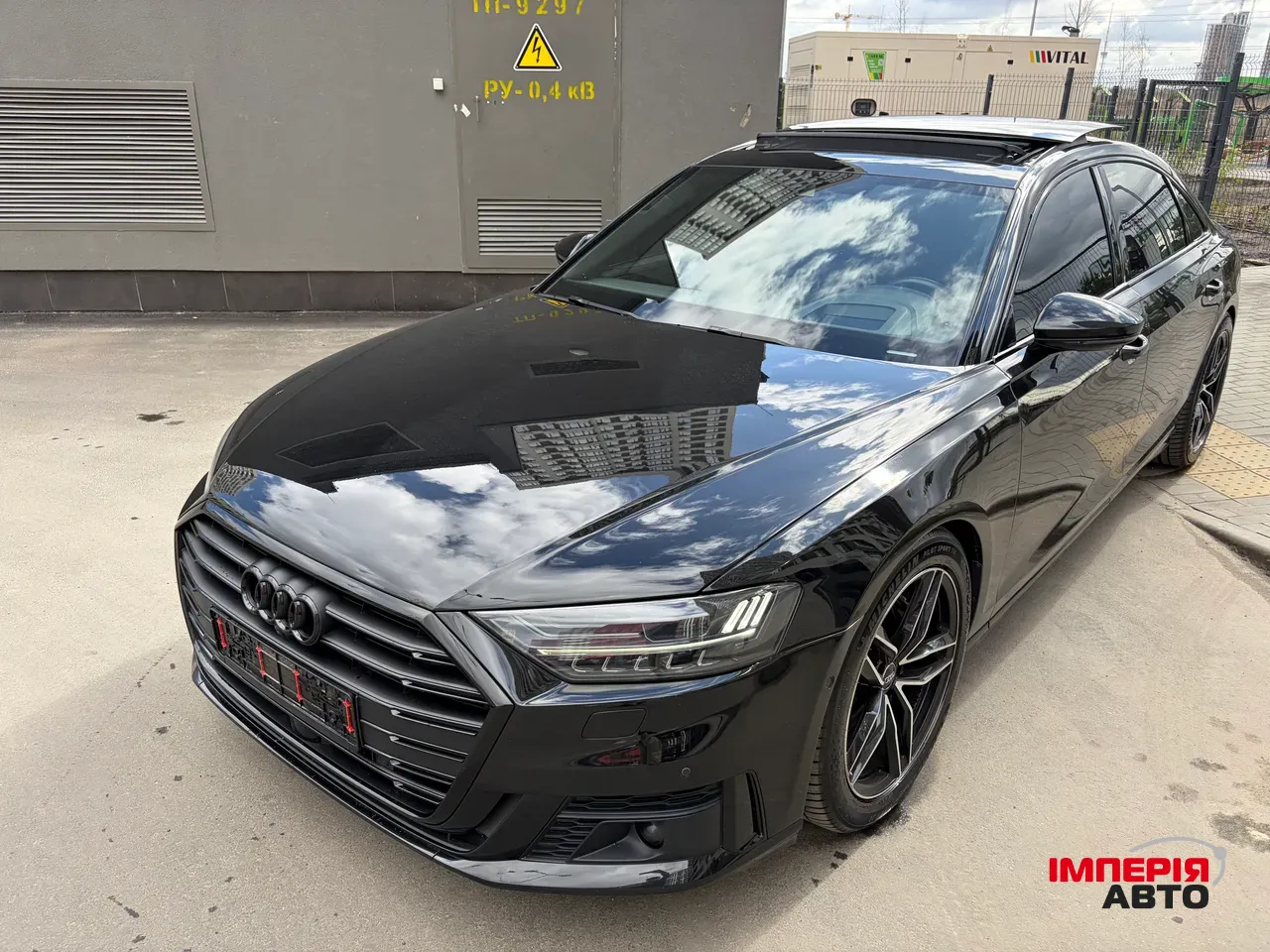 Audi A8 - фото 28