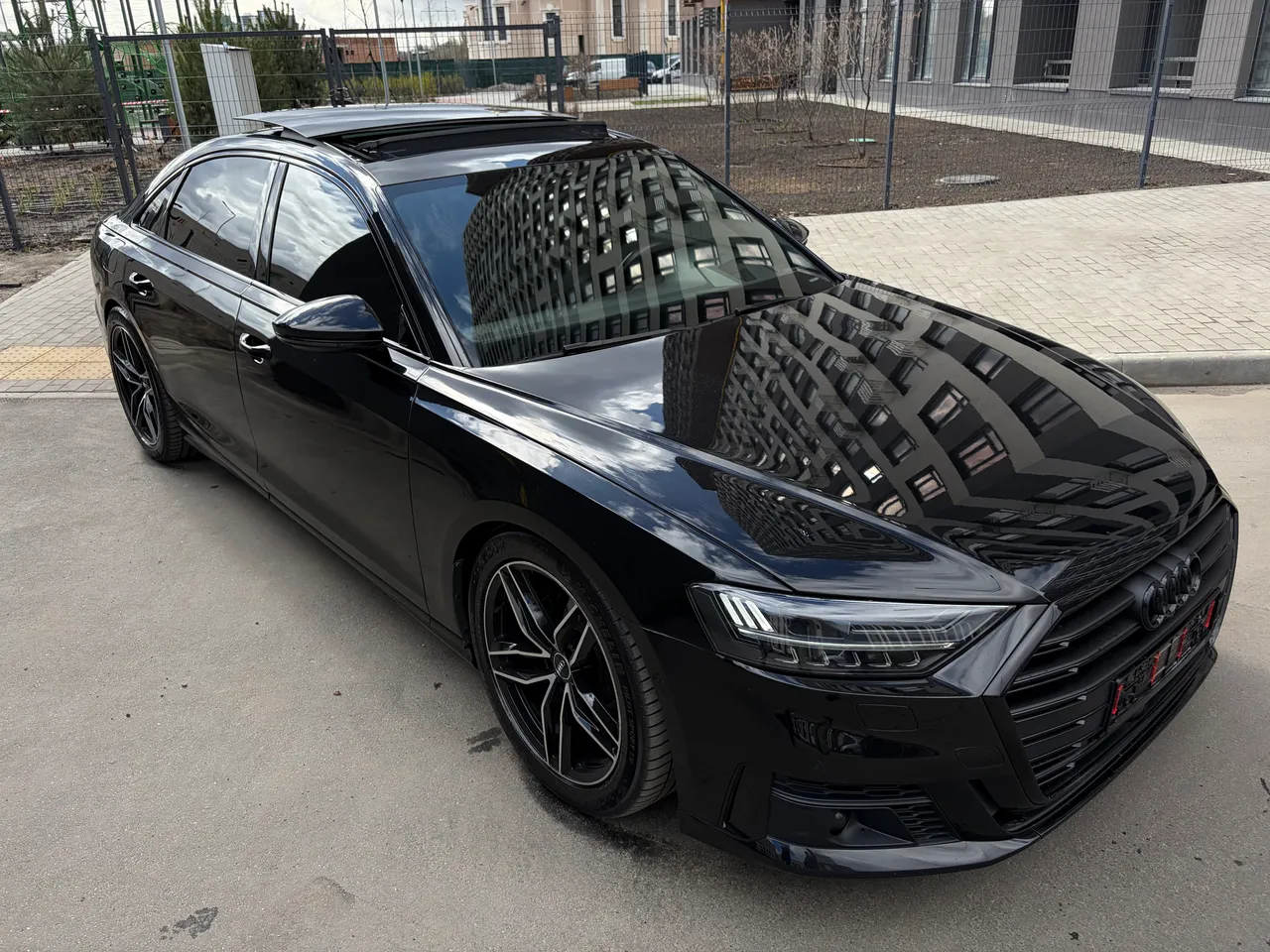 Audi A8 - фото 44