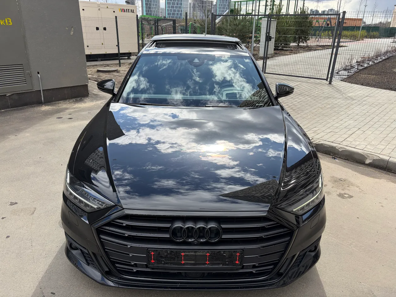 Audi A8 - фото 25