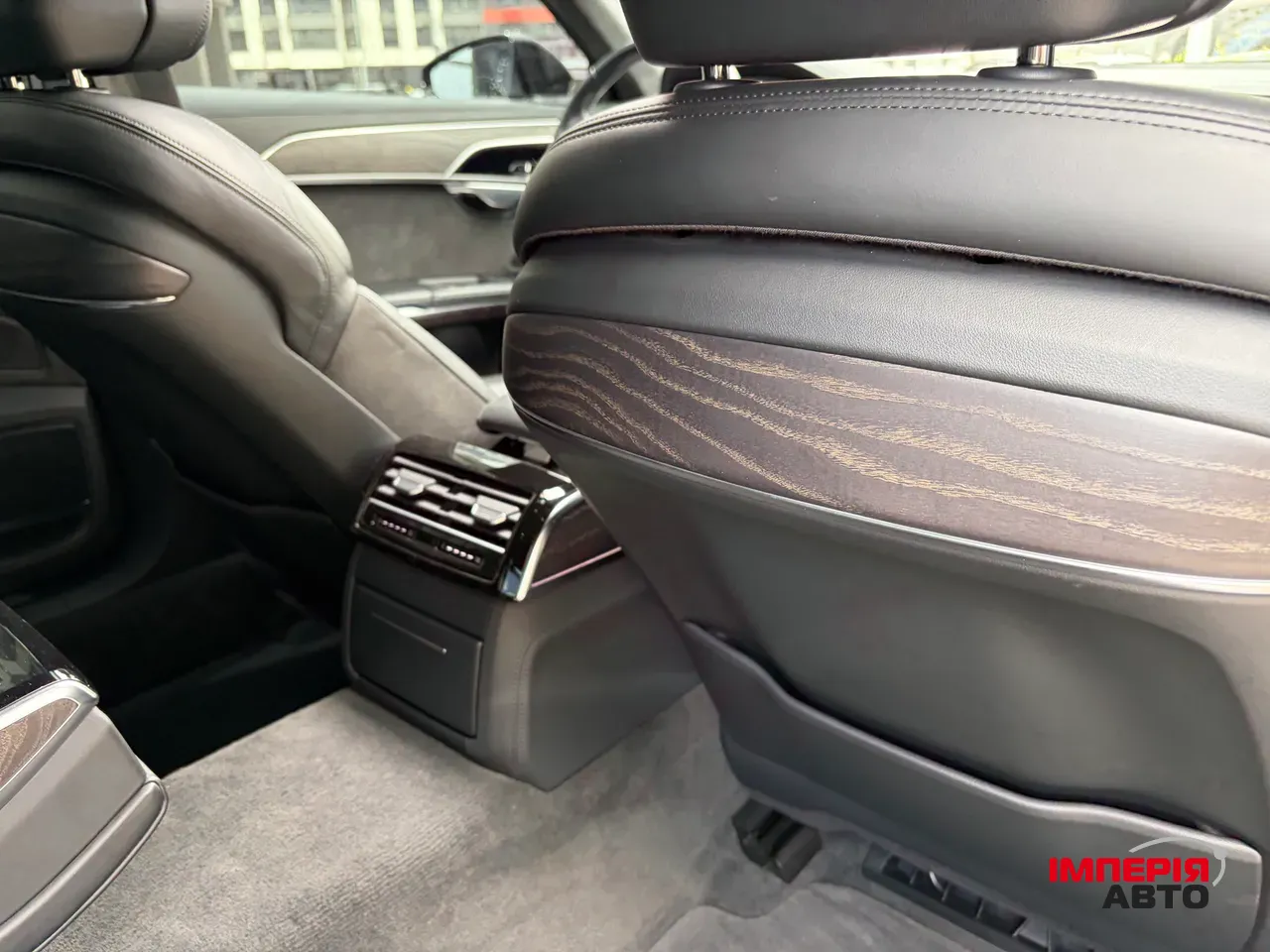 Audi A8 - фото 3