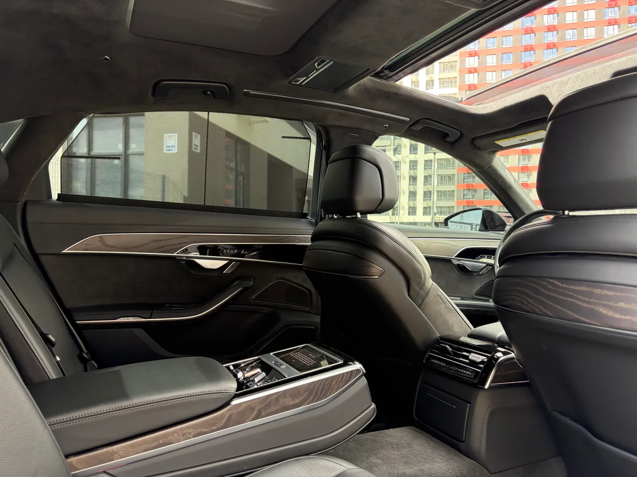 Audi A8 - фото 9