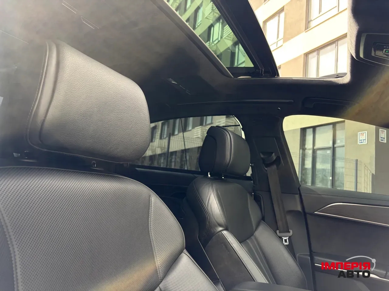 Audi A8 - фото 13