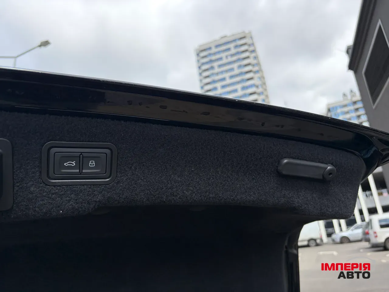 Audi A8 - фото 2