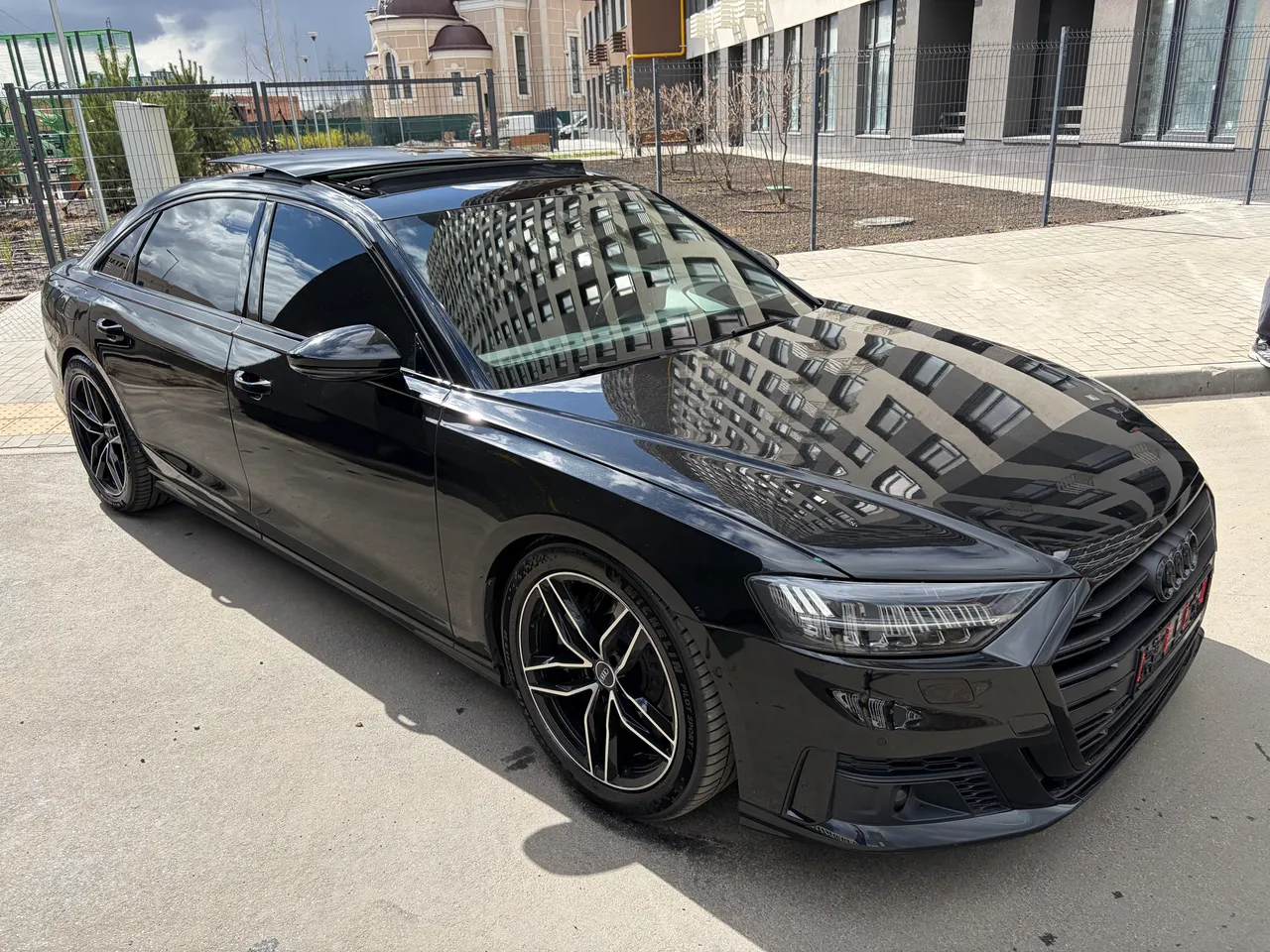 Audi A8 - фото 22