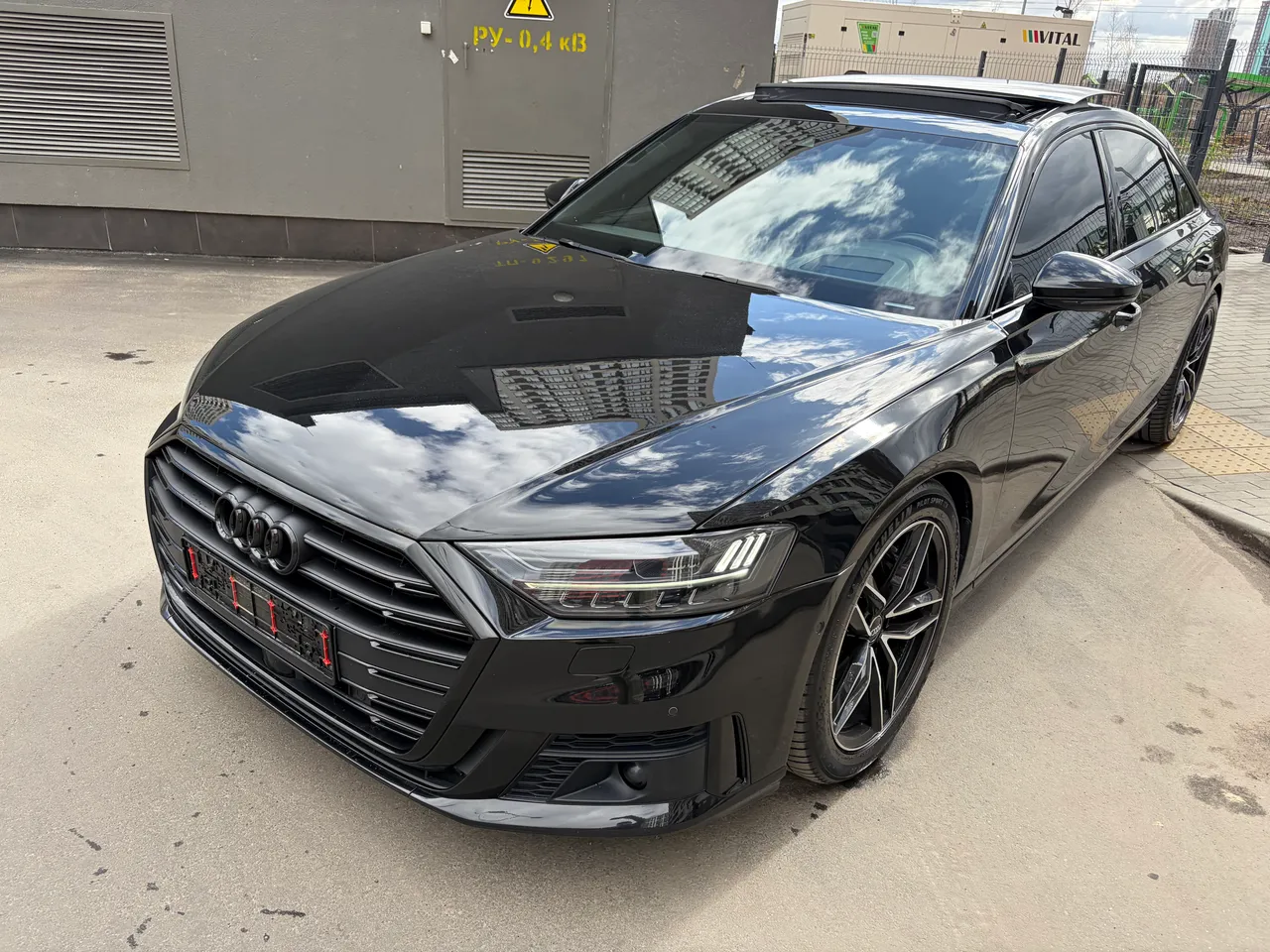 Audi A8 - фото 27