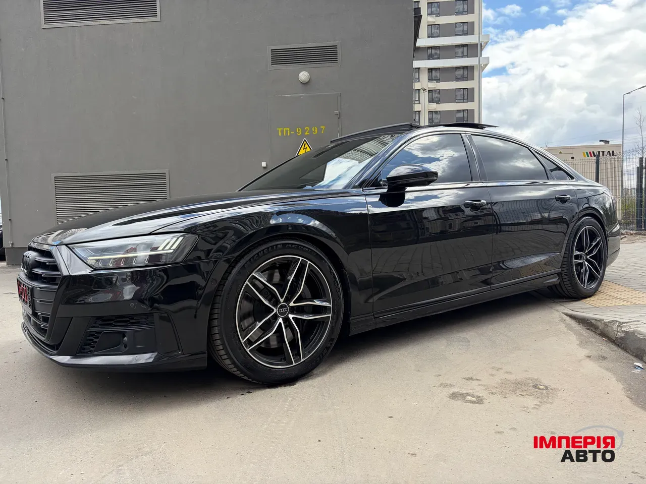 Audi A8 - фото 29