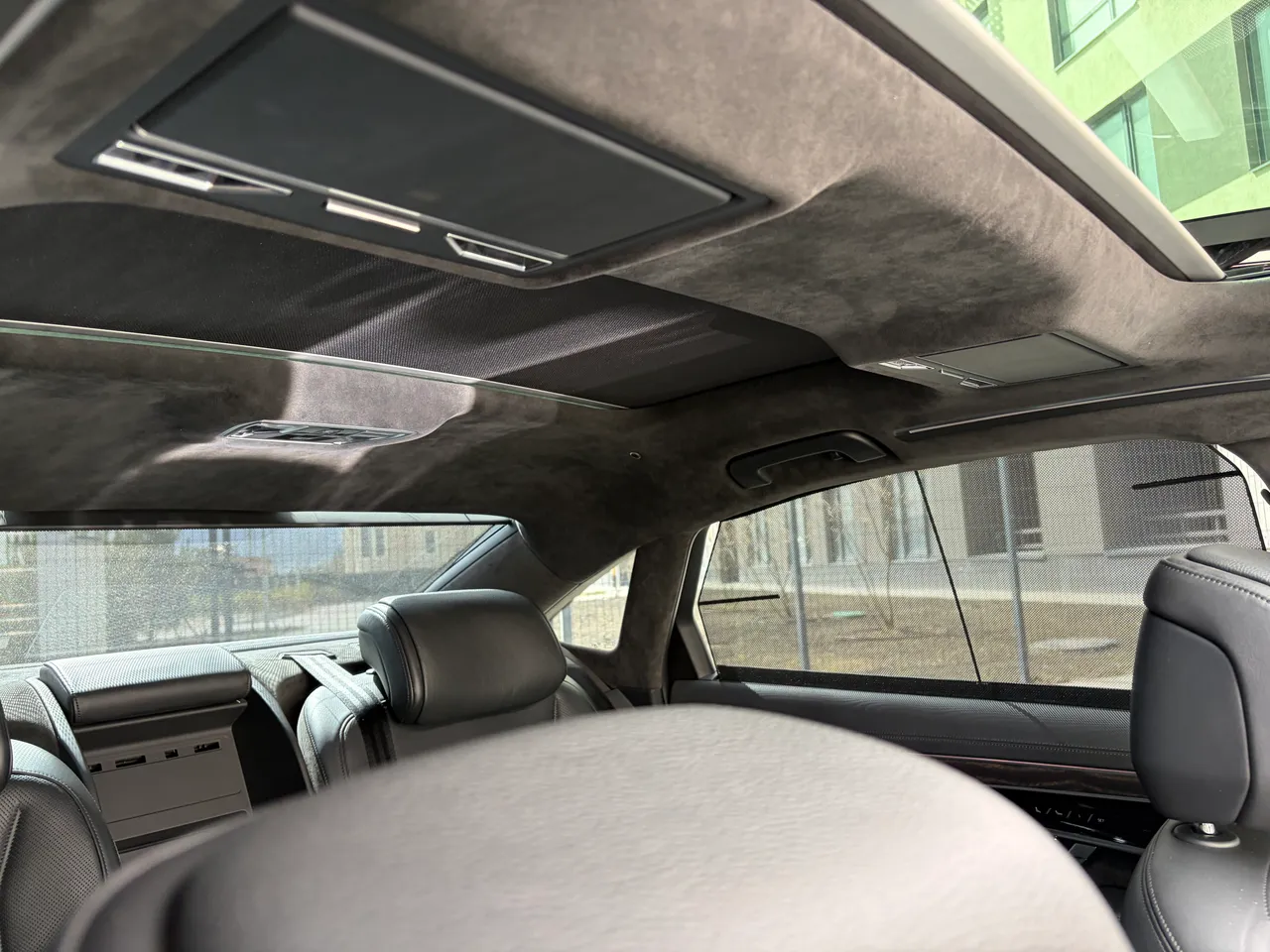 Audi A8 - фото 10