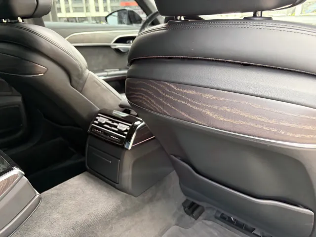 Audi A8 - фото 3