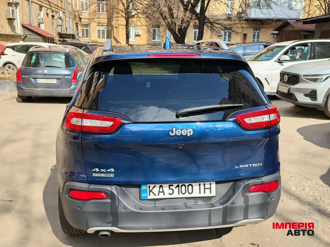 Jeep Cherokee - фото 6