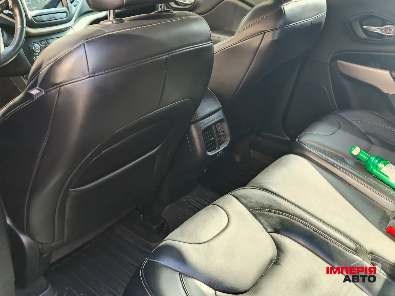 Jeep Cherokee - фото 12