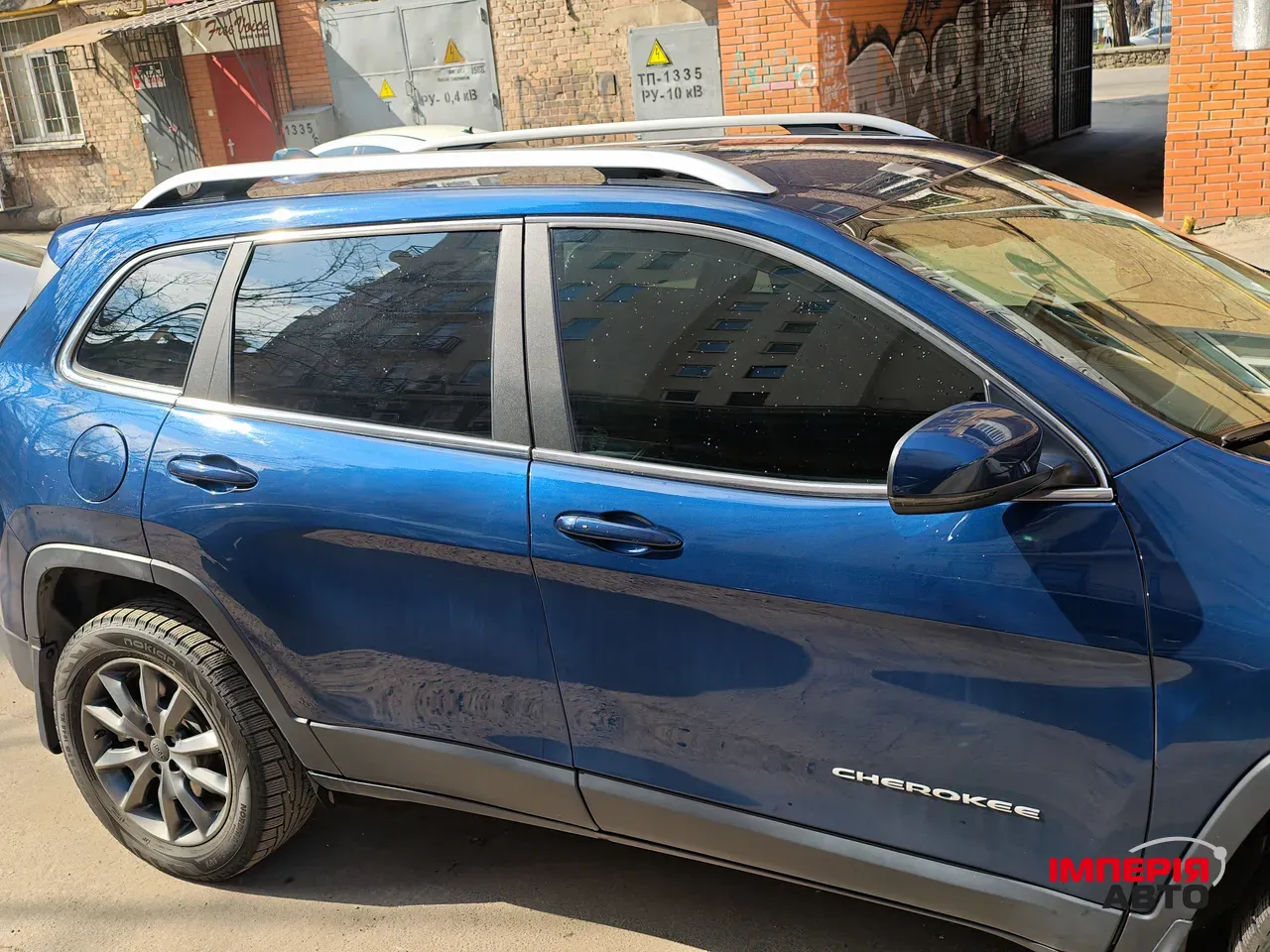 Jeep Cherokee - фото 3