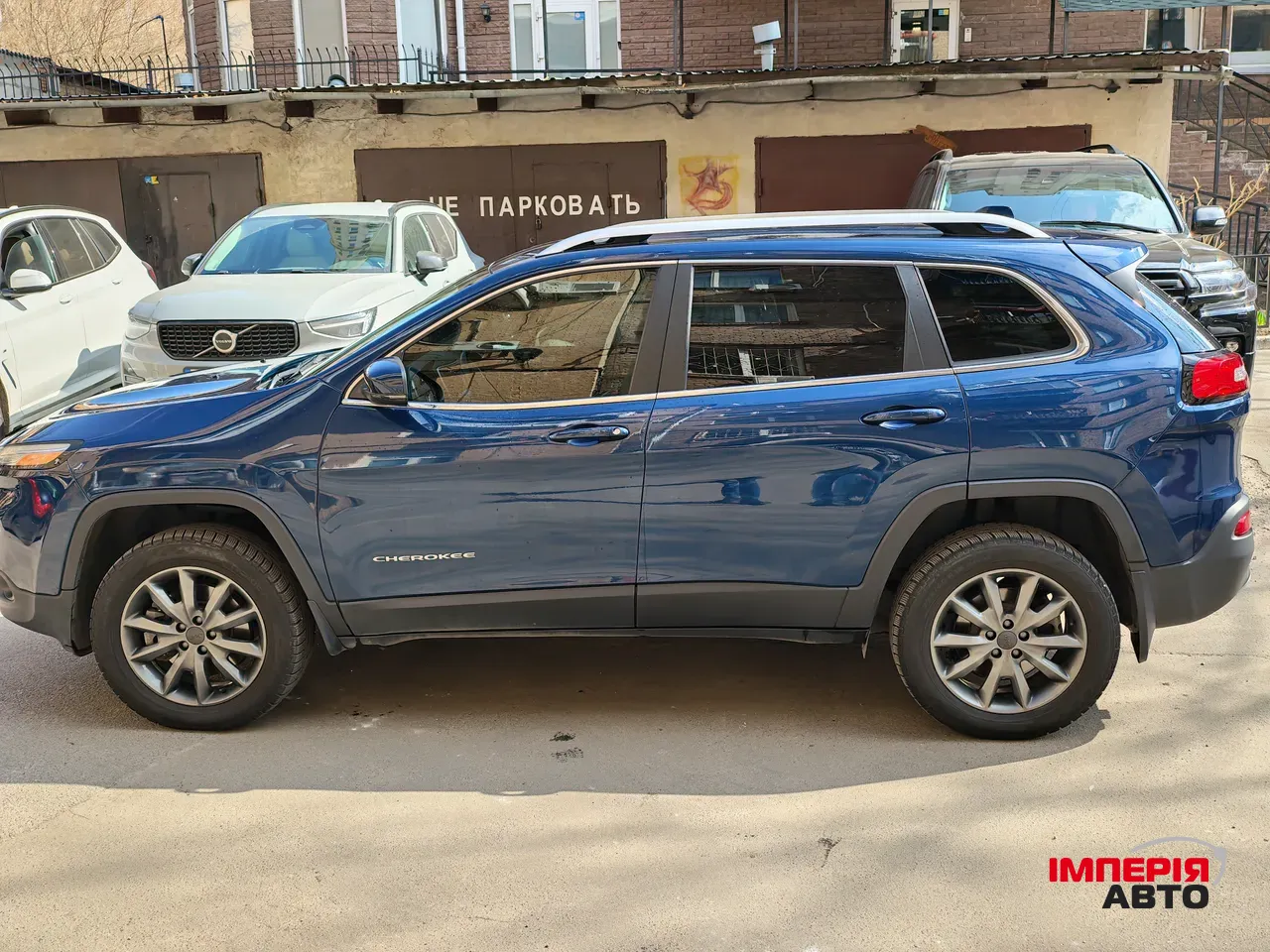 Jeep Cherokee - фото 2