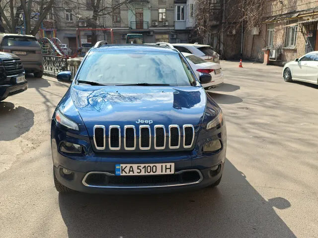 Jeep Cherokee - фото 1