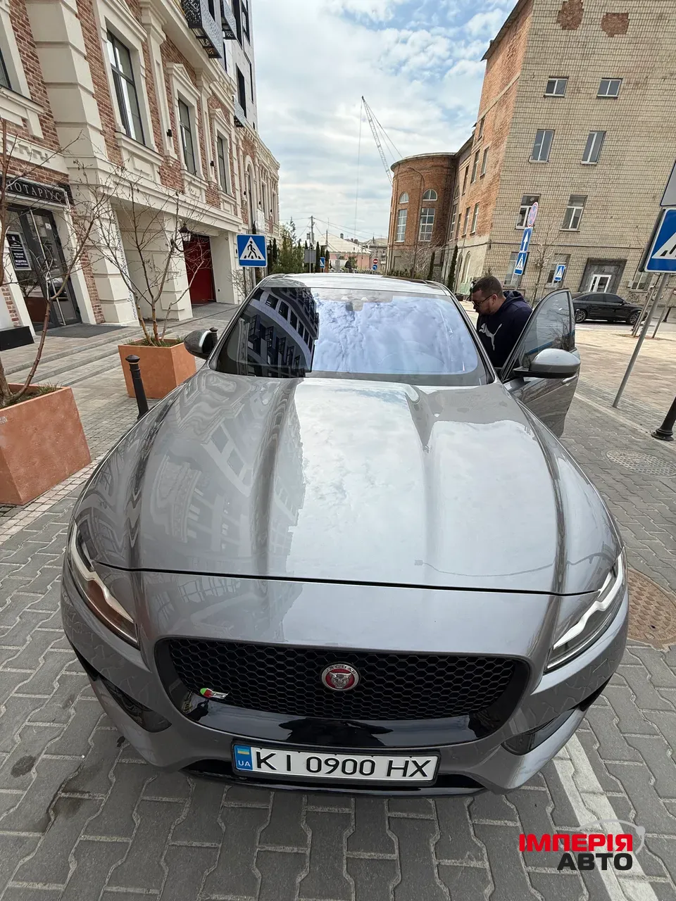 Jaguar F-Pace - фото 12