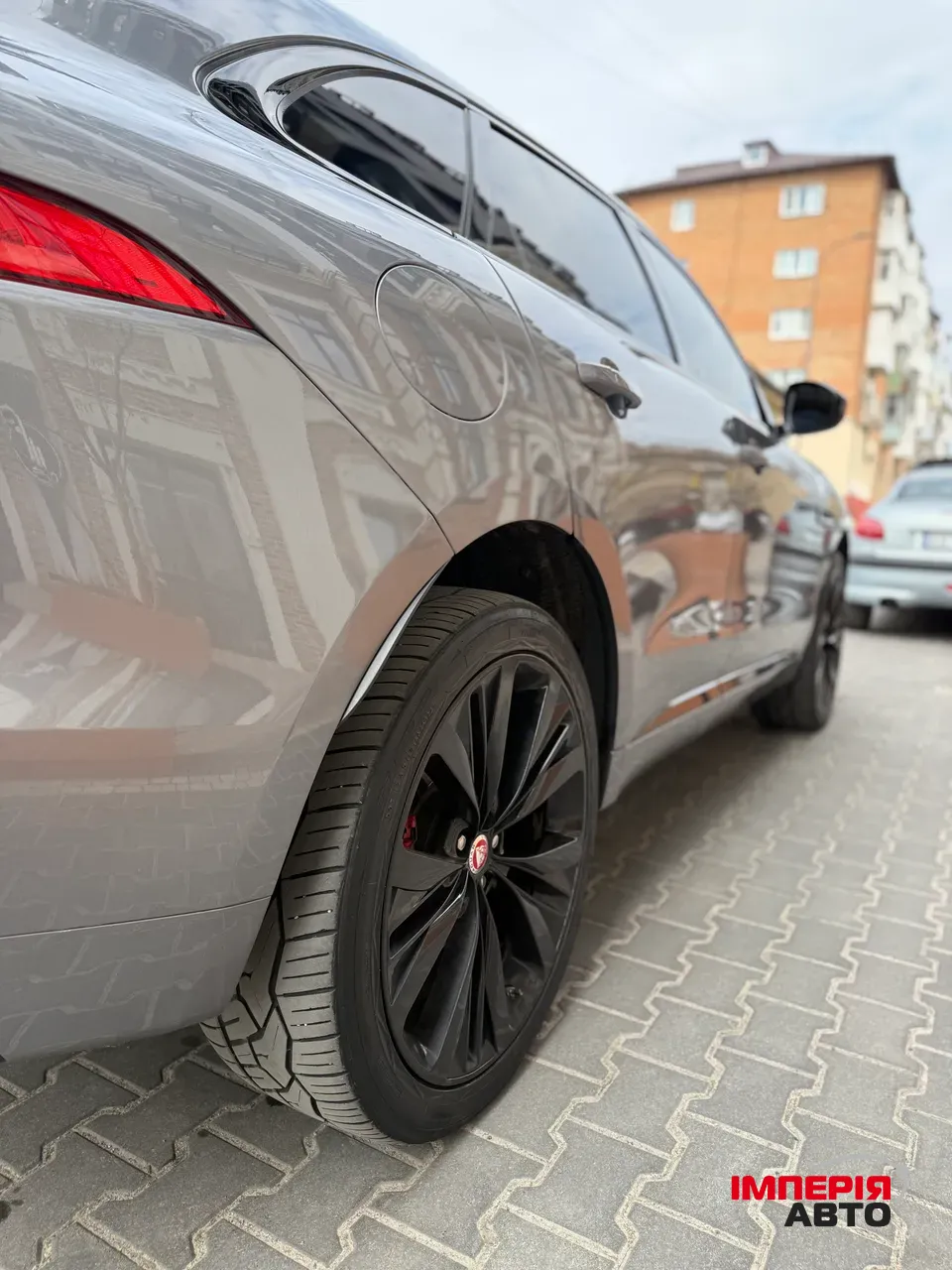 Jaguar F-Pace - фото 4