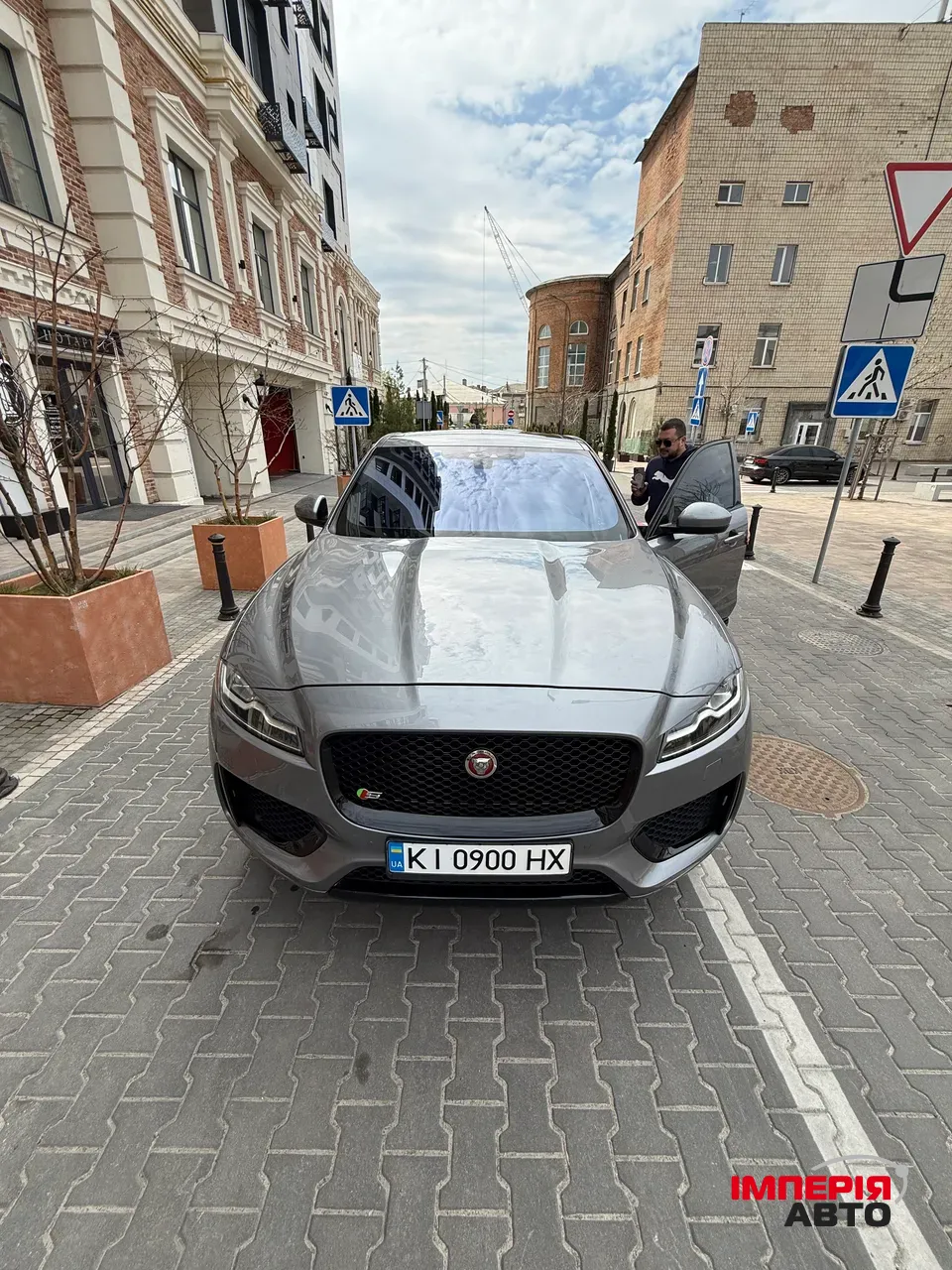 Jaguar F-Pace - фото 1