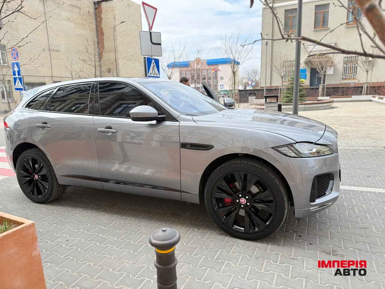 Jaguar F-Pace - фото 18