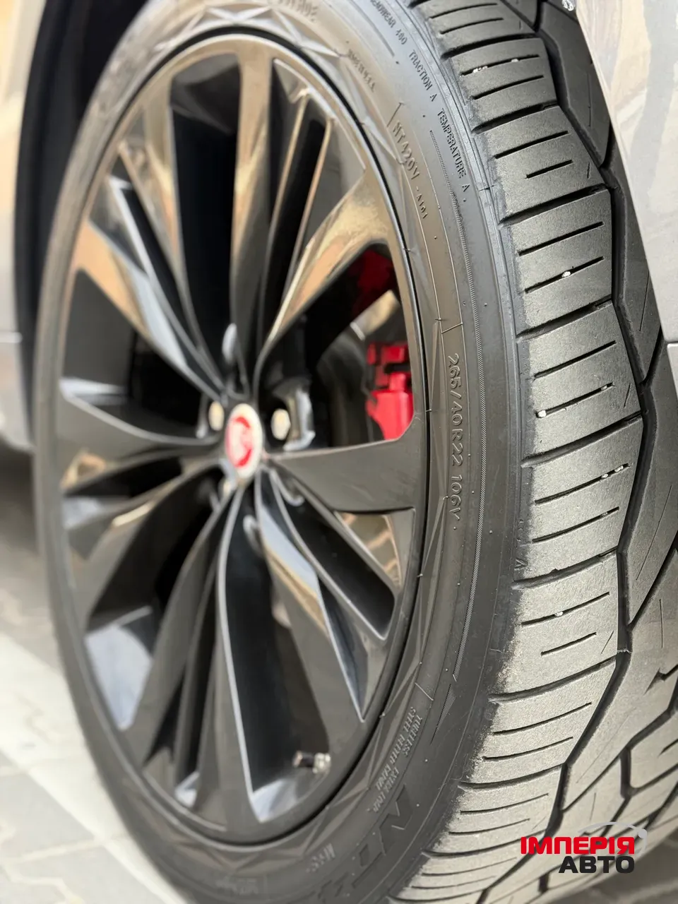 Jaguar F-Pace - фото 2
