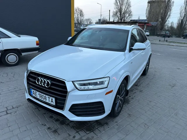 Audi Q3 - фото 1