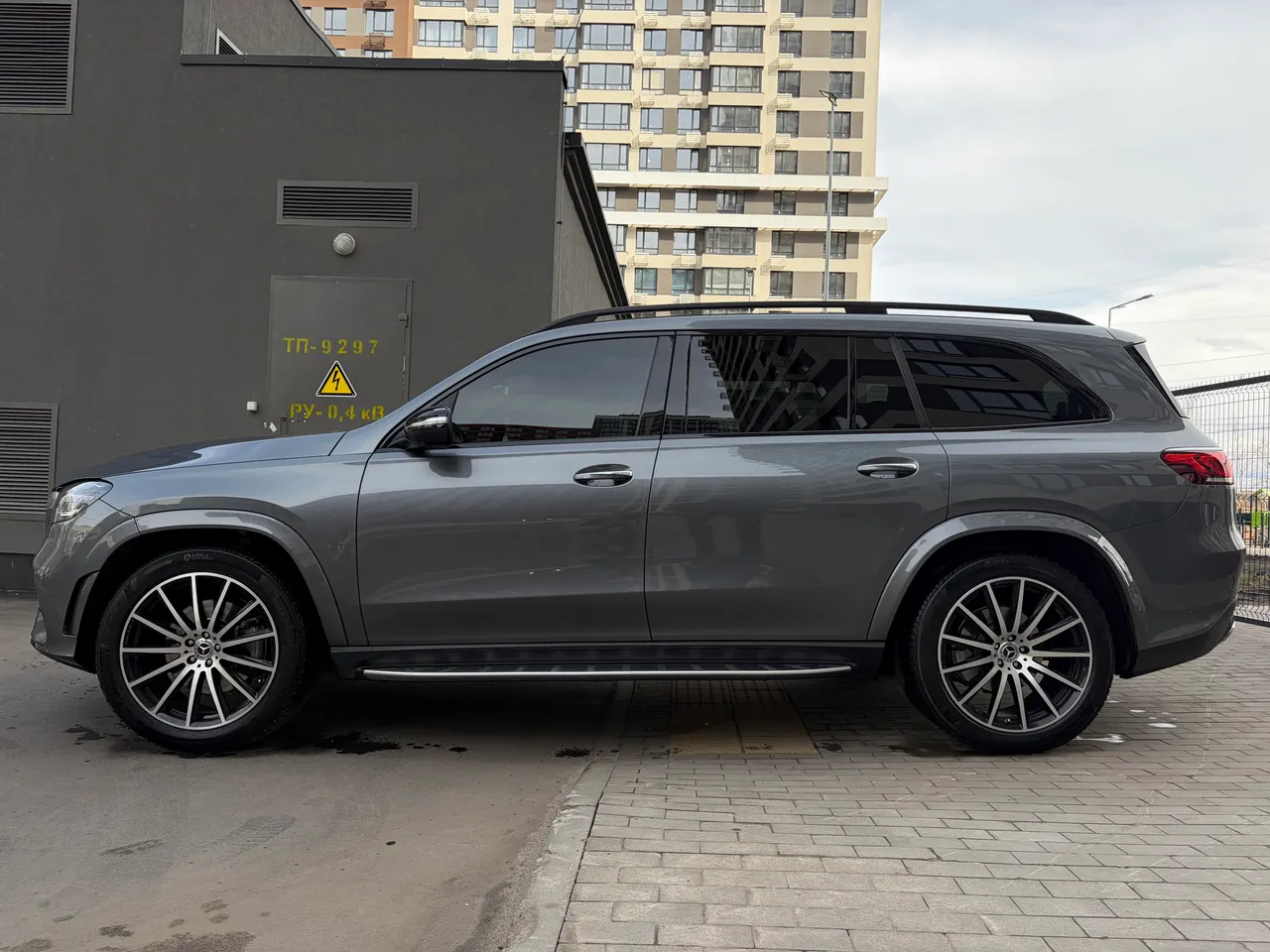 Mercedes-Benz GLS - фото 38