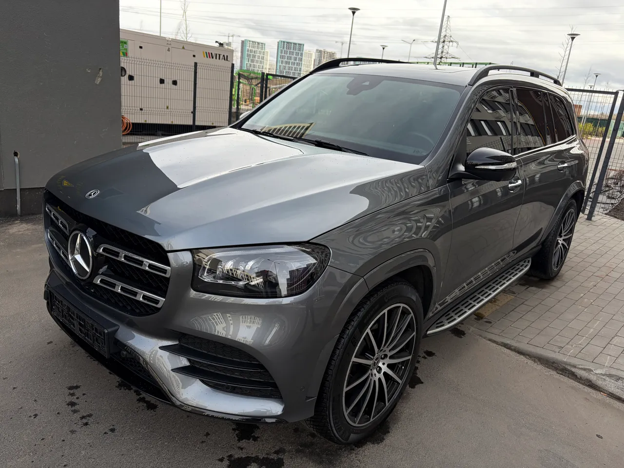 Mercedes-Benz GLS - фото 17