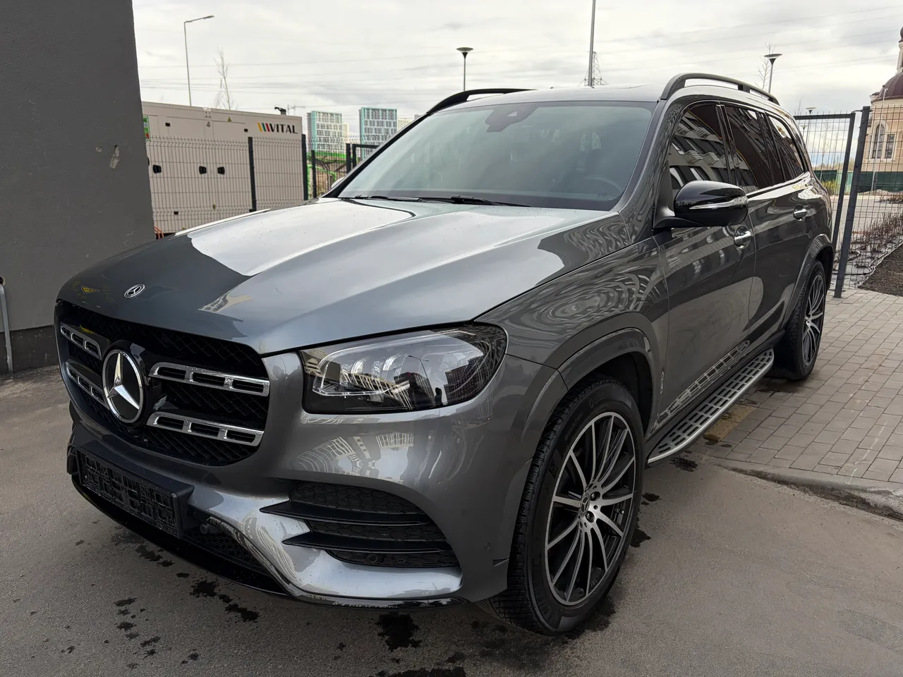 Mercedes-Benz GLS - фото 18